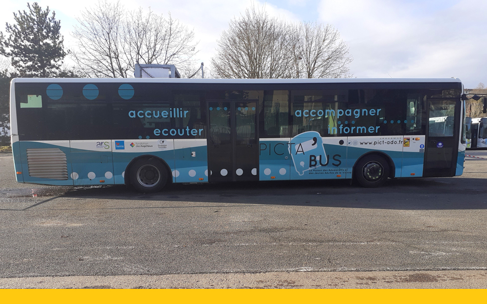 Picta'Bus - Unité mobile pour les adoslescents - Pièces Jaunes 2022